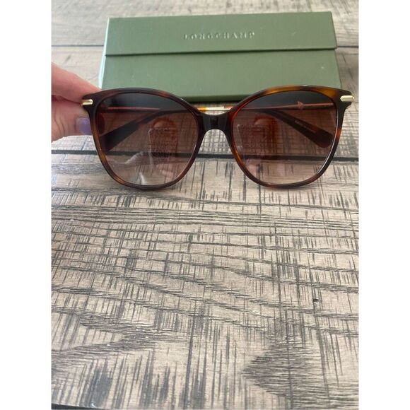 Longchamp woman’s sunglasses with case - Picture 1 of 9